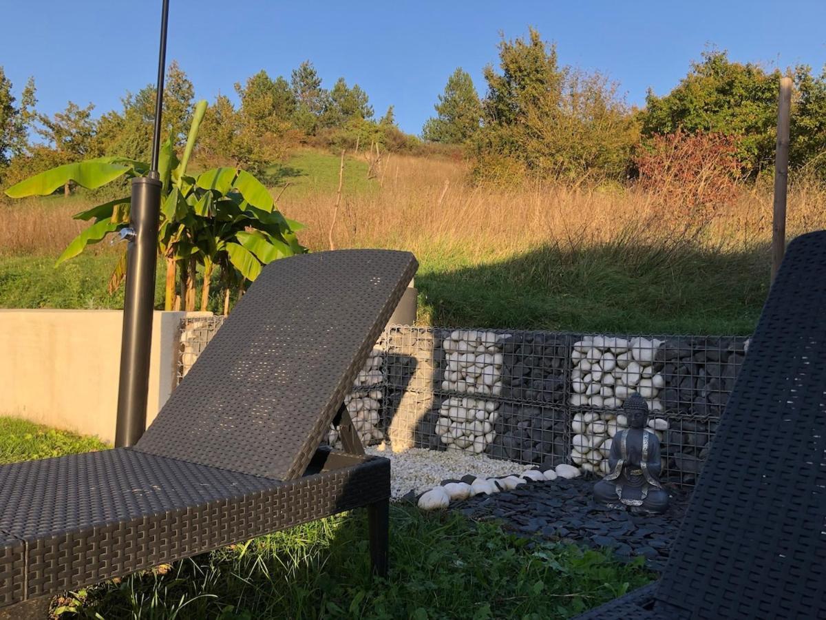 Maison De Vacances Avec Ses Petits Chalets Aouste-sur-Sye Luaran gambar