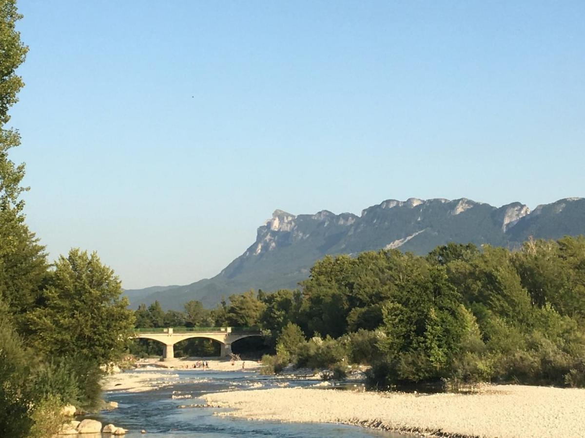 Maison De Vacances Avec Ses Petits Chalets Aouste-sur-Sye Luaran gambar